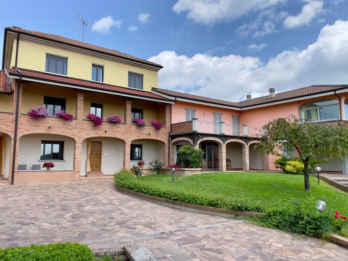 Landora, Asti