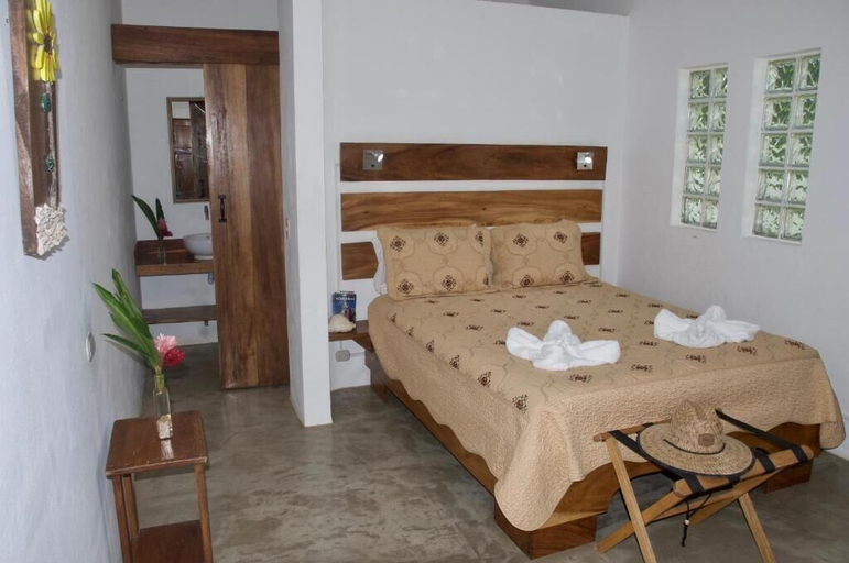 Bedroom 3, Buddha Retreat Hotel, Santa Cruz