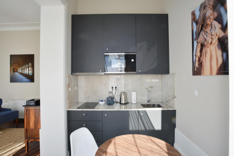 Room 3, Market 2C in Oporto With 1 Bathrooms, Porto
