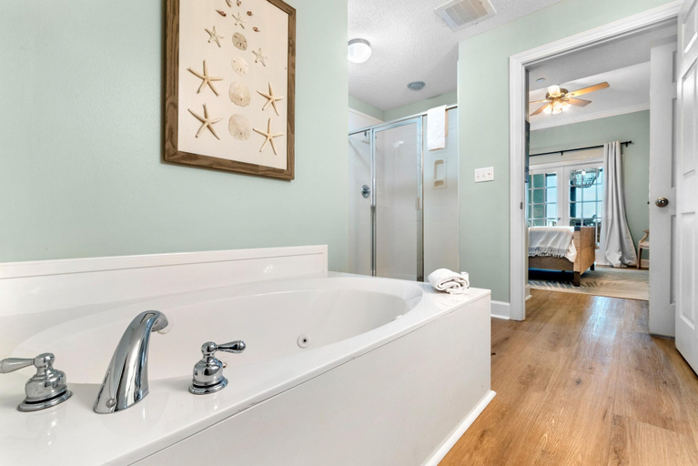 Bathroom 3, Phoenix West 1508, Baldwin