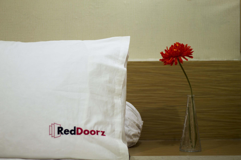Bedroom 2, RedDoorz near Osmena Highway 1, Makati City