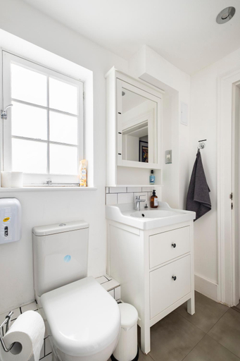 Bathroom 3, 195VBR with private bathrooms, shared kitchen, London