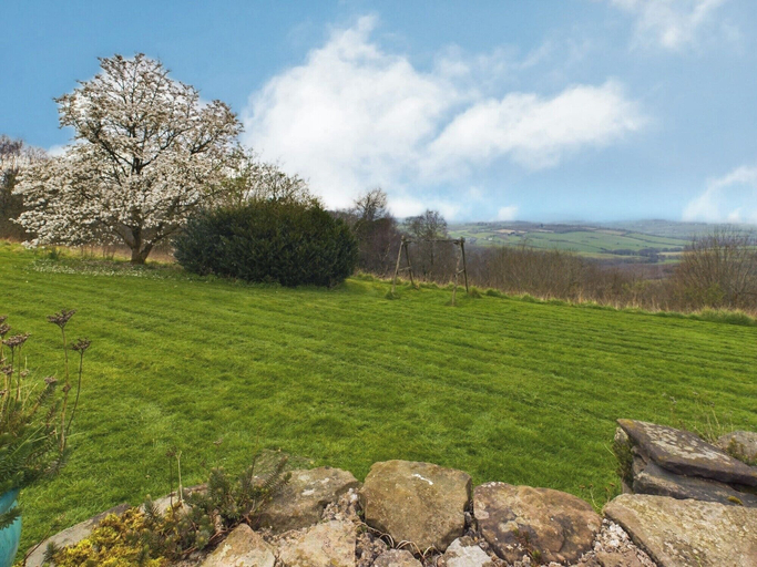 Property grounds, Countryside Retreat - 6 Beds - Hot Tub - Groups, Monmouthshire