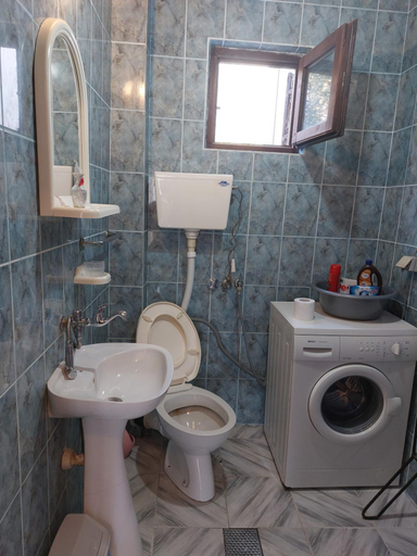 Bathroom 3, PEKOVIC
