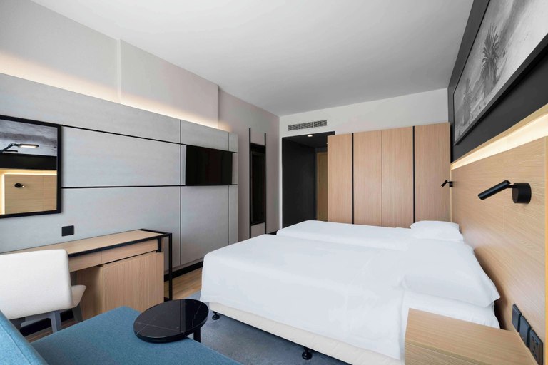 Bedroom 2, Park Inn by Radisson Makkah Thakher Algharbi, Makkah