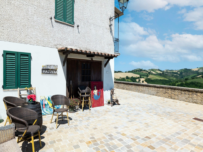 Reception, Holiday Home in Torchiaro With Garden, Fermo