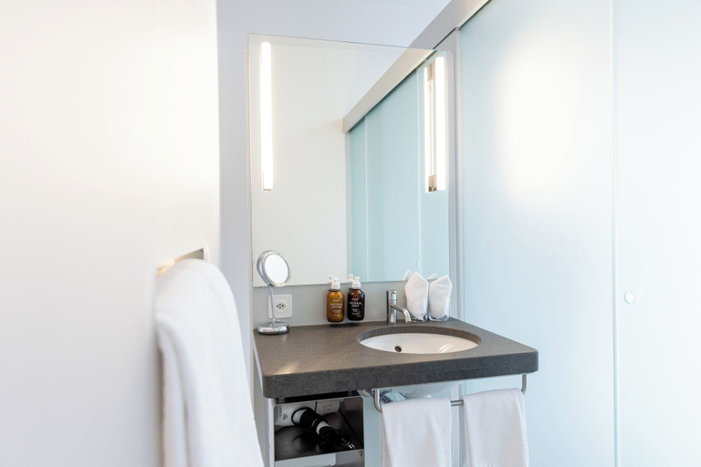 Bathroom 12