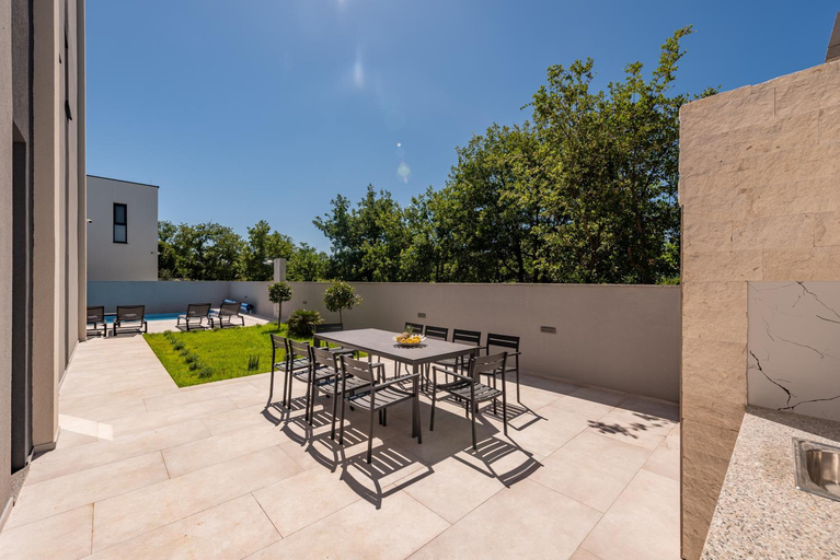 Others 5, Apartments Menalo Elegance, Nin