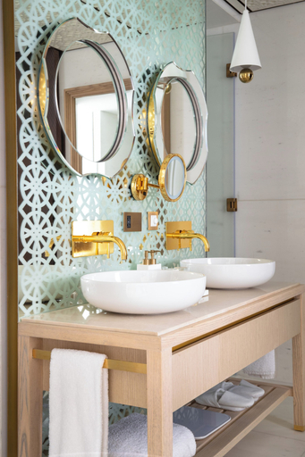 Bathroom 26