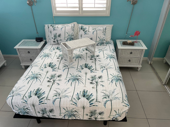Room 3, 2 Bedroom Waterfront Pool Side!, Pinellas