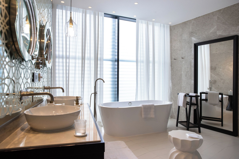 Bathroom 22