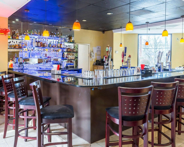 Food & Drinks 5, Clarion Hotel Somerset - New Brunswick, Somerset