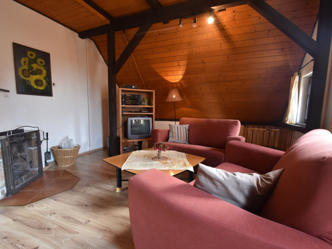 Others 5, Lavish Holiday Home in Abertamy near Ski Area, Karlovy Vary