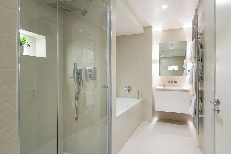 Bathroom 3, Urban Chic - Chiltern and Baker, London