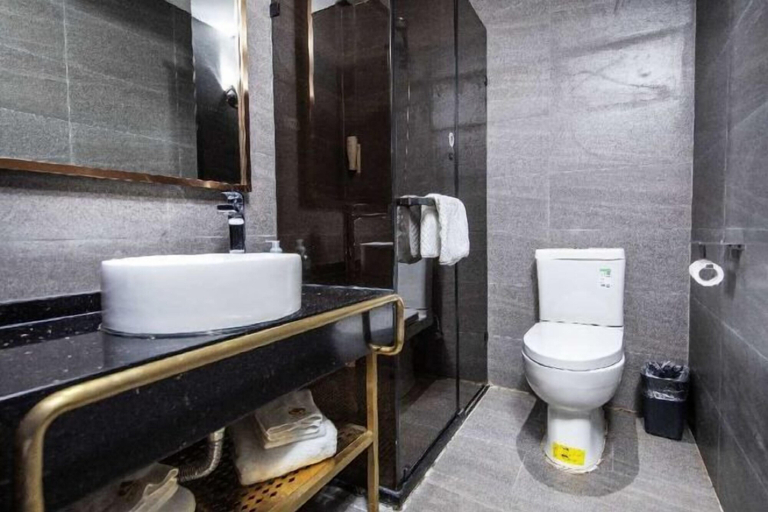 Bathroom 3, Meike Hostel, Beijing
