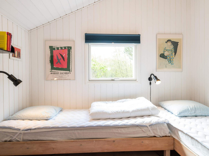 Bedroom 2, Apartment with terrace in a holiday park, Fanø
