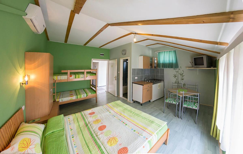 Others 3, Green House Adults Only, Irig
