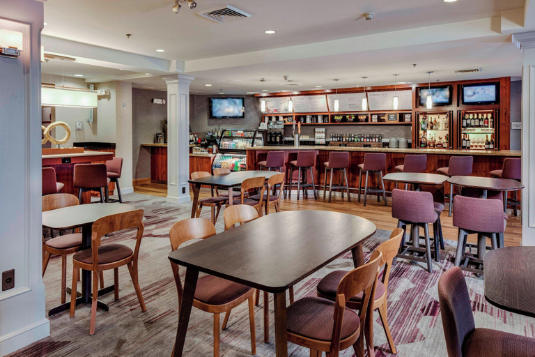 Food & Drinks 5, Courtyard by Marriott Cranbury South Brunswick, Middlesex