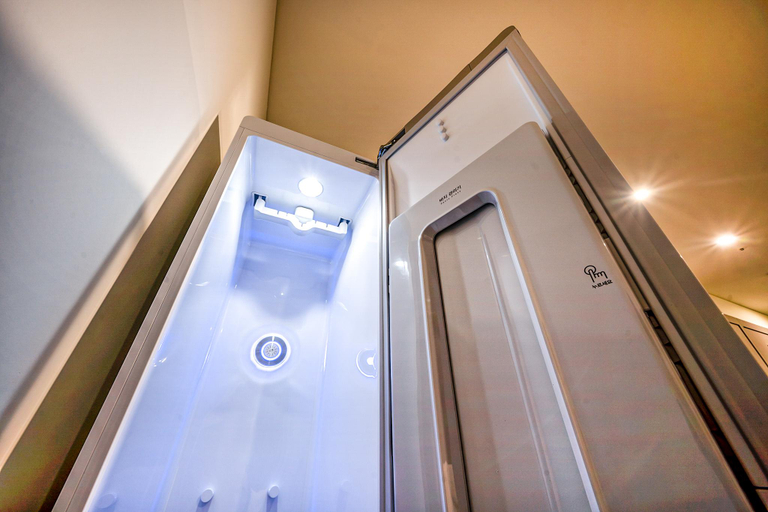 Bathroom 10