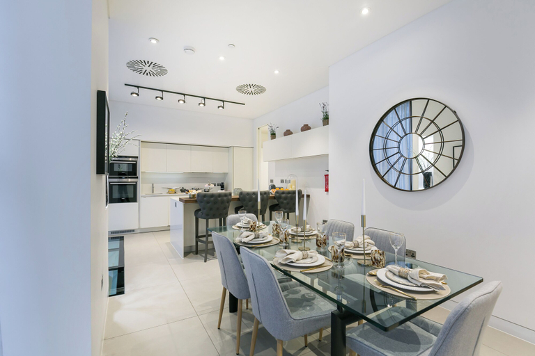 Others 4, Urban Chic - Chiltern and Baker, London