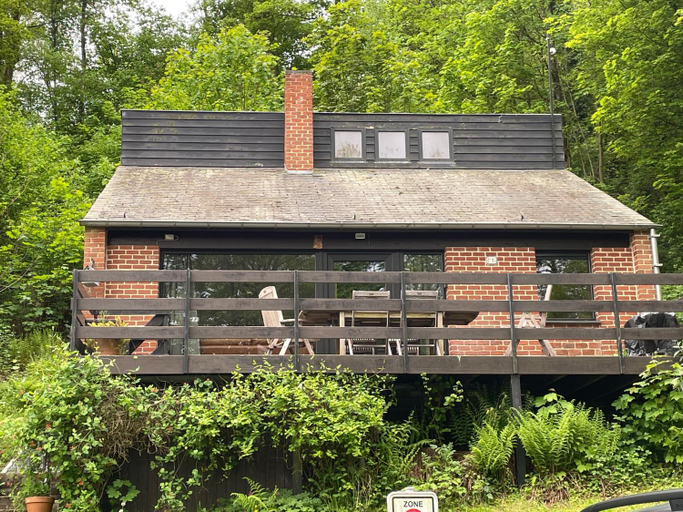 Gezellige Chalet met groot zonneterras in Domaine du Bonsoy - vernieuwd in 2024, Namur