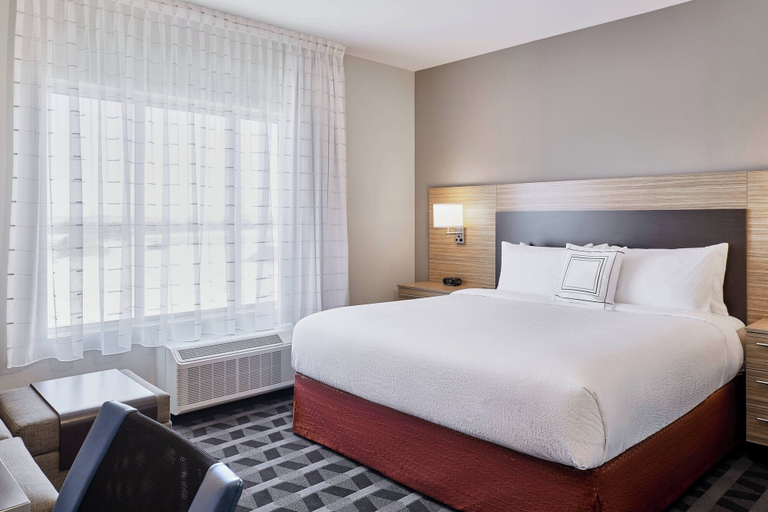 Bedroom 3, TownePlace Suites by Marriott Medicine Hat, Division No. 1