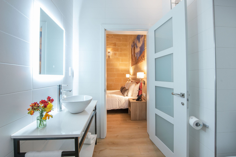 Bathroom 4, Georges Boutique Living