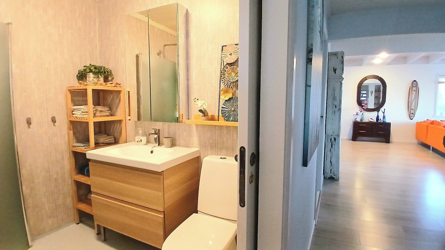 Bathroom, Villa Tree of Life, Spacious Lakeview Retreat, Laxå
