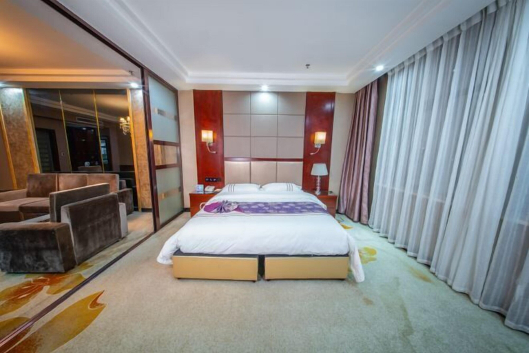 Bedroom 3, He Huang Pearl Hotel, Linxia Hui
