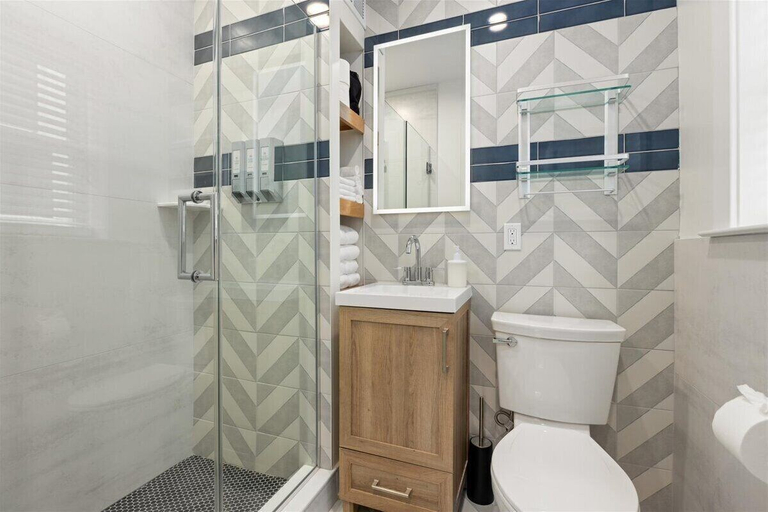 Bathroom 3, Surrey Beach House, Atlantic