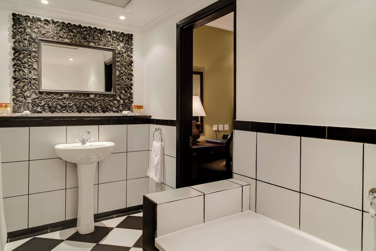 Bathroom 5, Protea Hotel by Marriott Blantyre Ryalls, Blantyre City