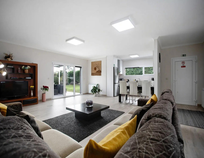 Others 4, Alluring Villa in Salir de Matos near Coast, Caldas da Rainha