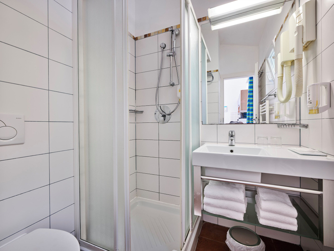 Bathroom 4, Naturist Park Koversada Apartments, Vrsar
