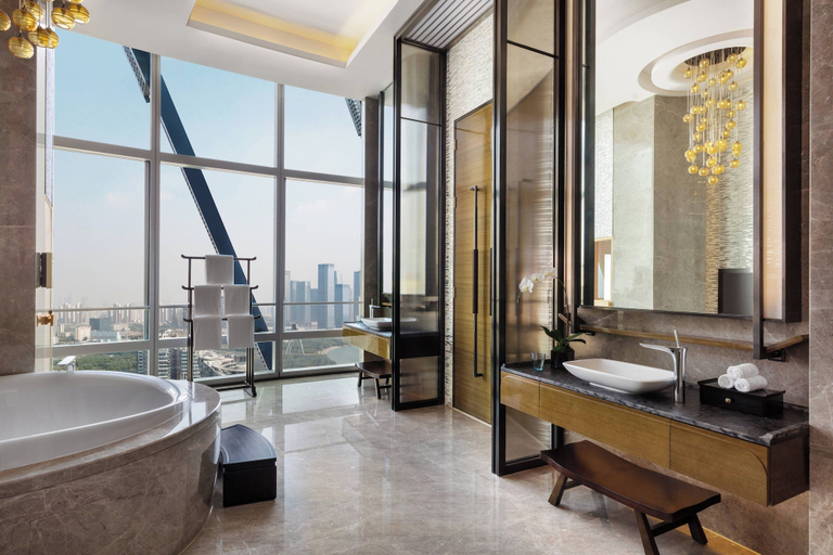 Bathroom 10