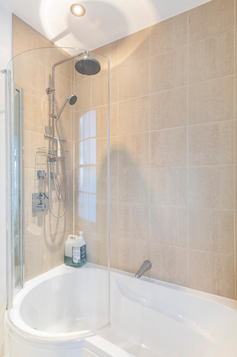 Bathroom 2, 195VBR with private bathrooms, shared kitchen, London