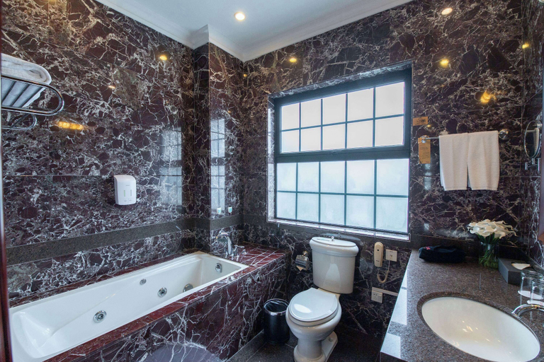 Bathroom 4, Ramada Plaza Sino Bay Shanghai, Shanghai