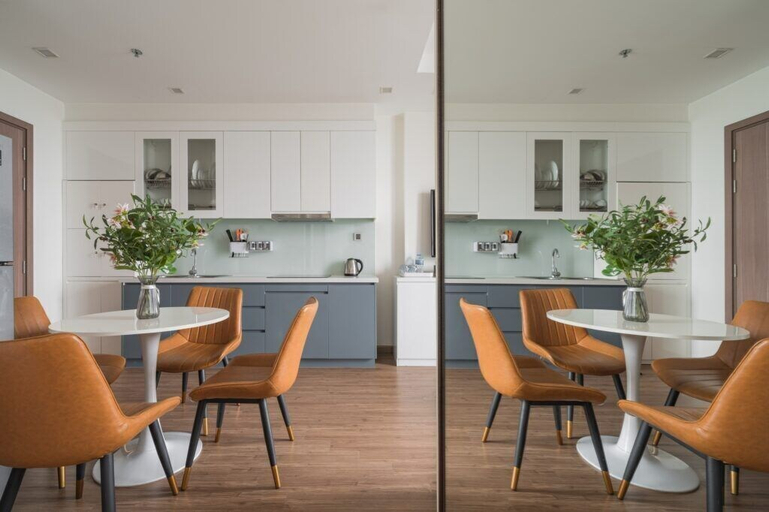 Dining Room 11