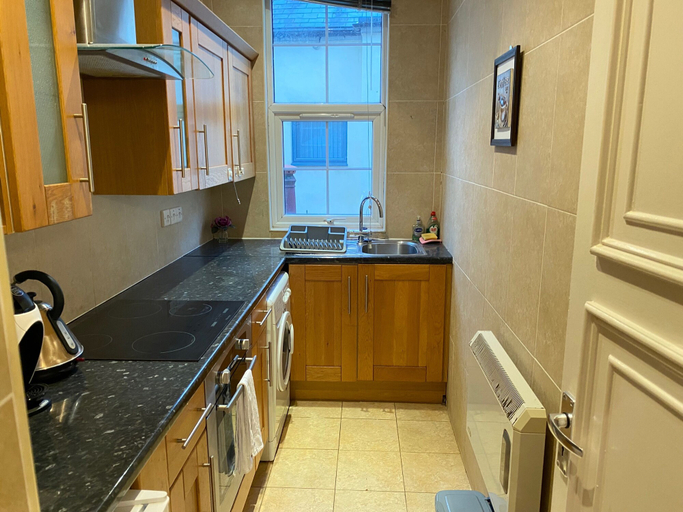 Others 4, Beautiful Studio Apartment in Central London, London
