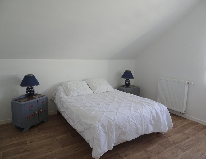 Room 3, Comfortable Holiday Home With Garden, Near Beach, Côtes-d'Armor
