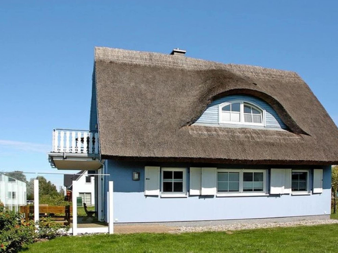Exterior 3, Ferienhaus am Boddenufer mit Freiem Boddenblick, Vorpommern-Rügen