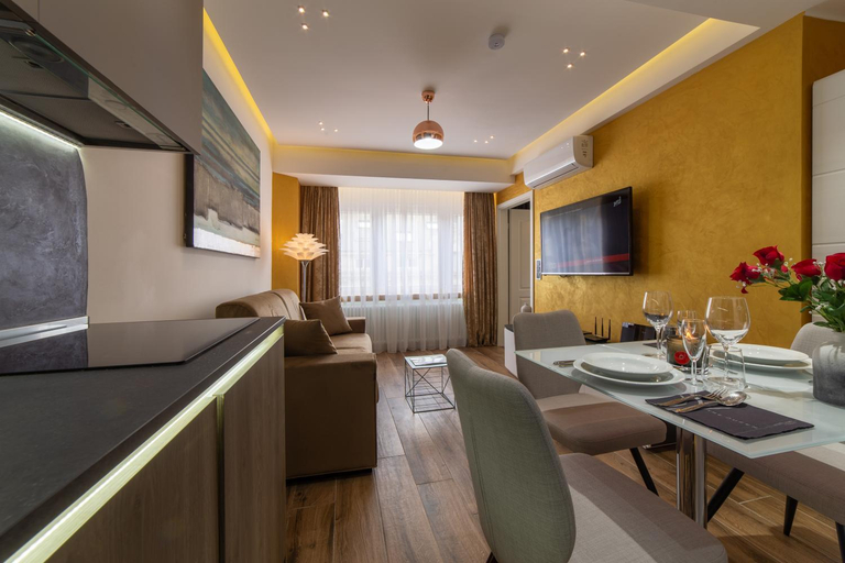 Dining Room 9