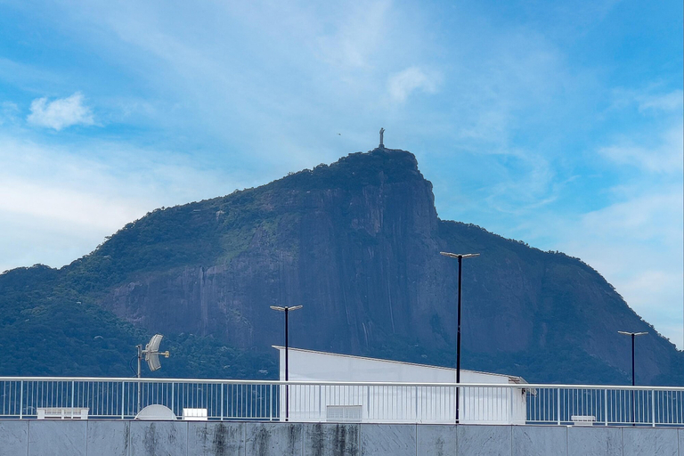 Room 2, 5 Minutes From Leblon Beach and View of Christ Ap1302, Rio de Janeiro