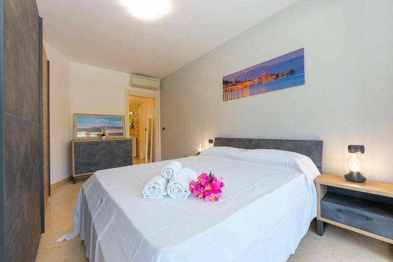 Room 4, Rivoltella Apt With Pool 600m From Lake, Brescia