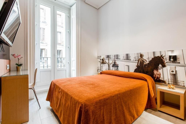 Bedroom 3, Hostal Cervelo, Madrid