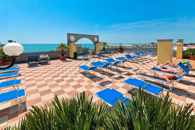 Exterior 4, Holiday Complex Cristoforo Colombo With Communal Pool in Caorle, Venezia