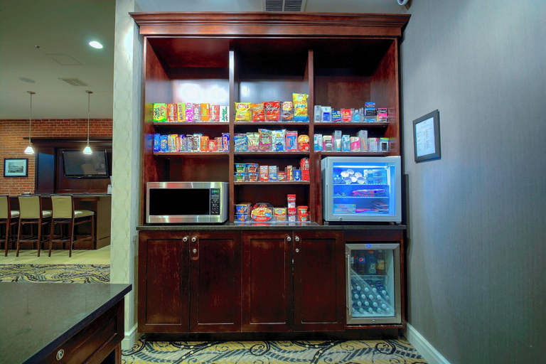 Food & Drinks 5, Fairfield Inn & Suites by Marriott Keene Downtown, Cheshire