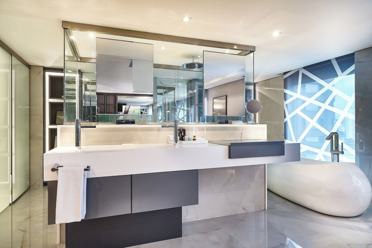 Bathroom 10