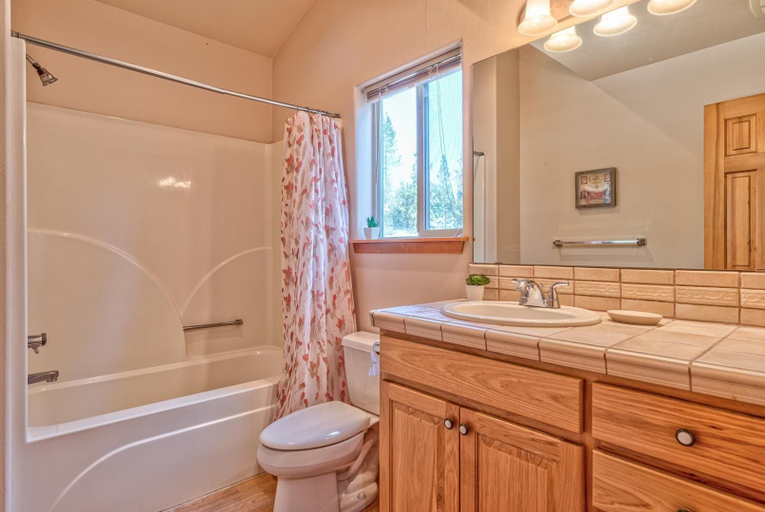 Bathroom 4, Wood Duck Drive 55905, Deschutes