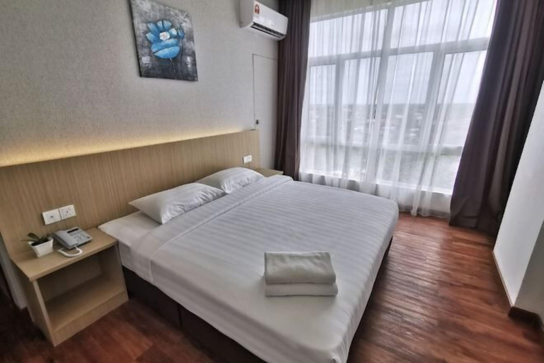 Bedroom 16