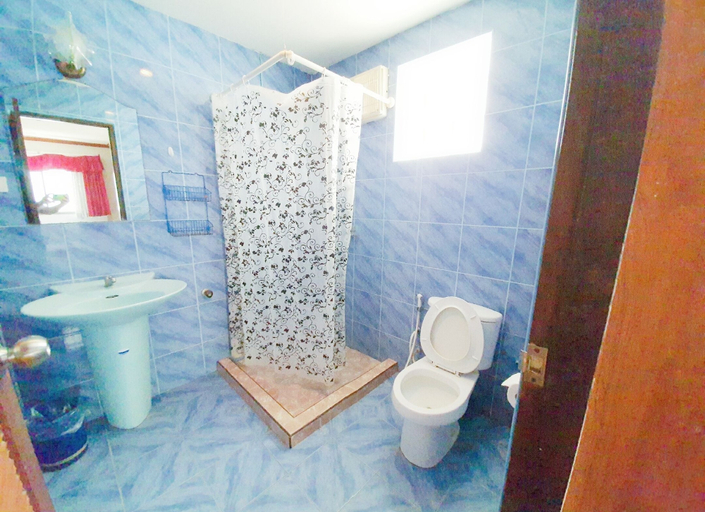 Bathroom 7